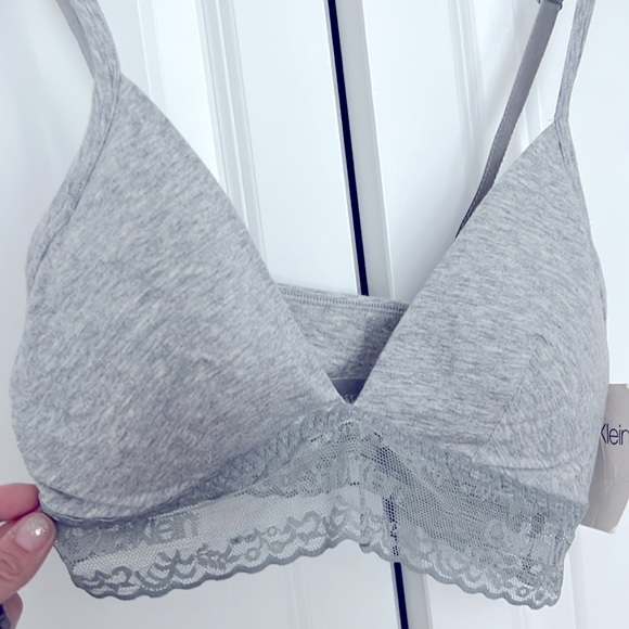 Calvin Klein-Bralette w removable pads. NWT. size med. - Picture 3 of 5